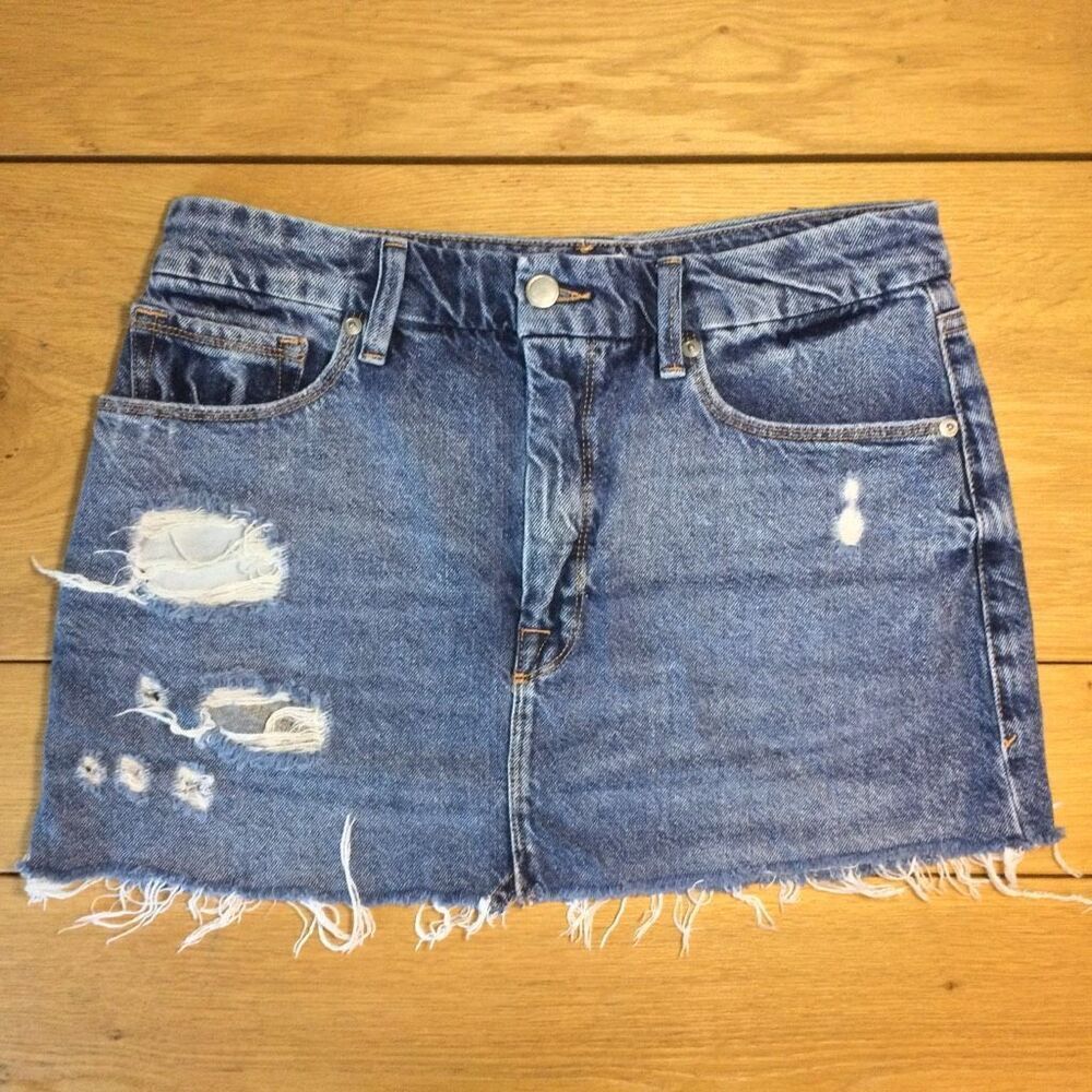 Good American mini Jean skirt 8/29 frayed hem
